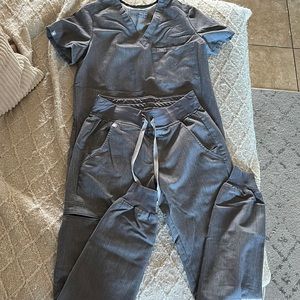 Gray xxs figs scrub set